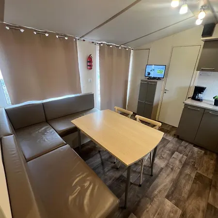 Les Mobil Homes De Noly Tv Clim 6places 1 Place Adulte Offerte Pour La Réserve Africaine Sigean Campeggio