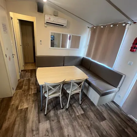 Les Mobil Homes De Noly Tv Clim 6places 1 Place Adulte Offerte Pour La Reserve Africaine Sigean 营地 *