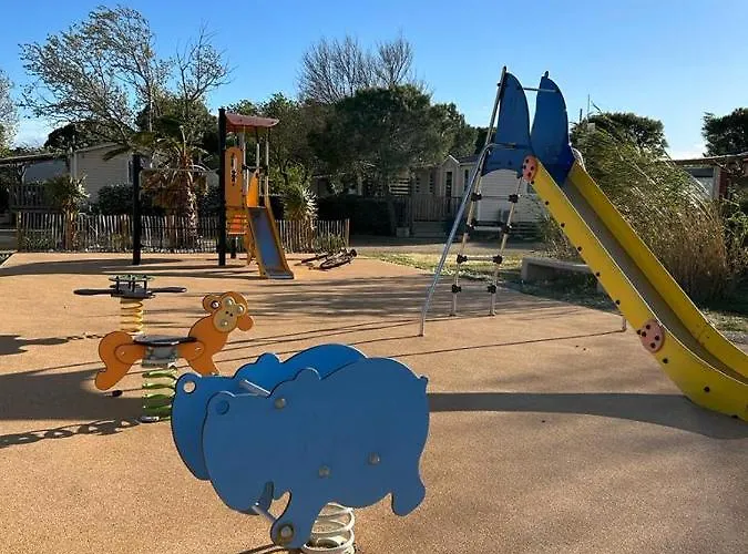 Les Mobil Homes De Noly Tv Clim 6places (adults Only) Camping *