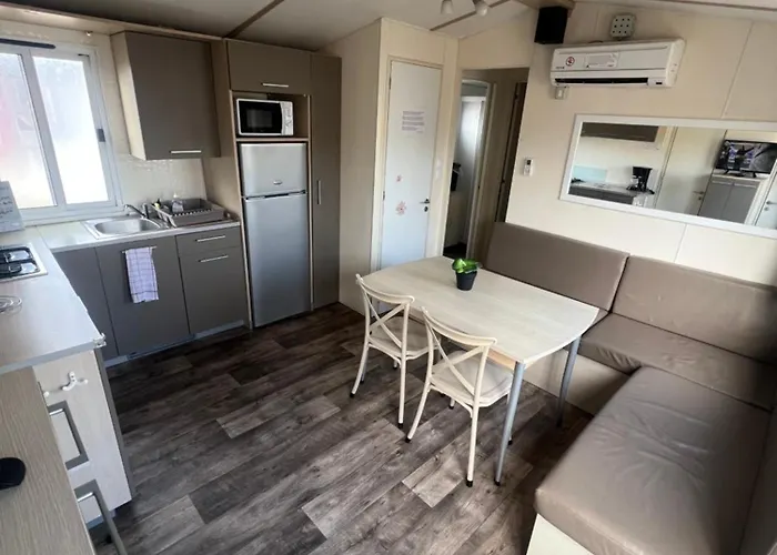 Camping Les Mobil Homes De Noly Tv Clim 6places (adults Only) Port-la-Nouvelle